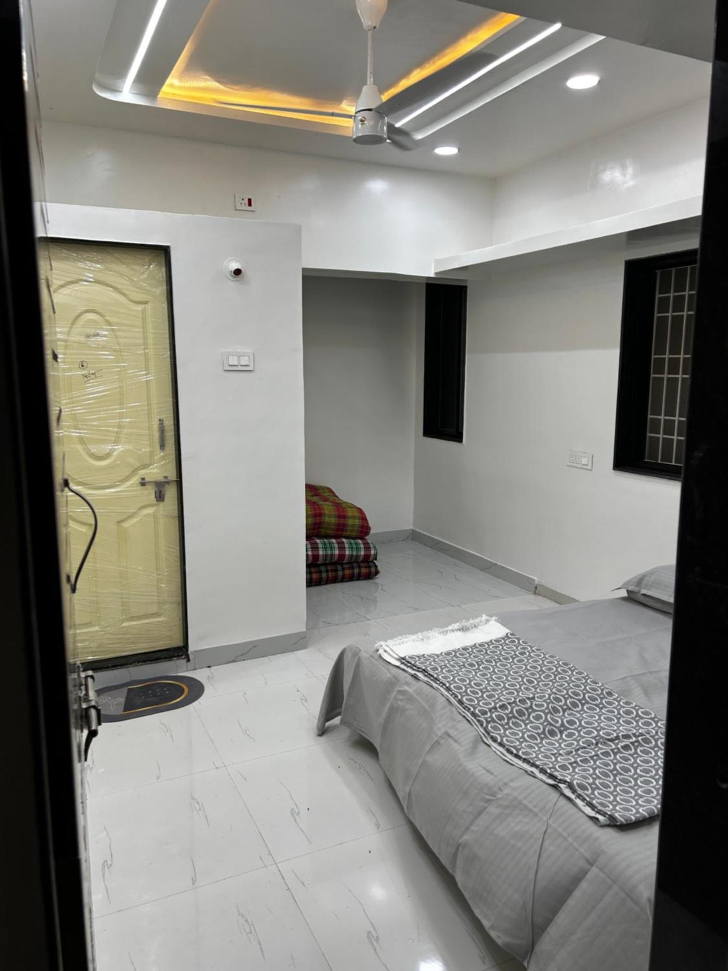 Vatavriksha Guest House,Akkalkot Akalkot Ngoại thất bức ảnh