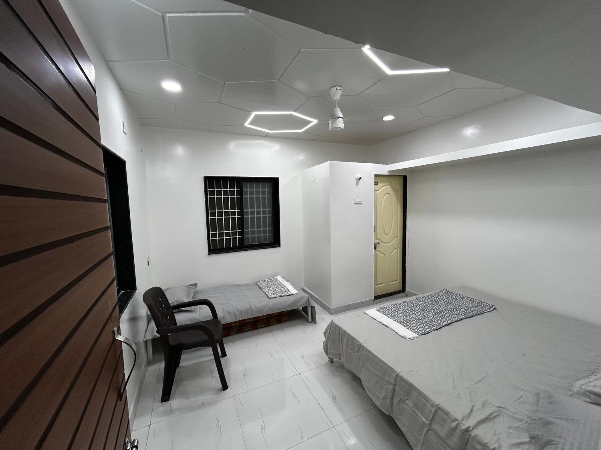 Vatavriksha Guest House,Akkalkot Akalkot Ngoại thất bức ảnh
